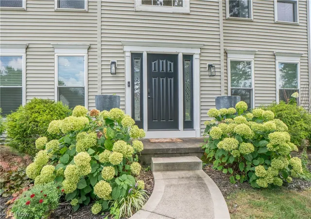 Photo 2 of Single family home for sale at 6526 Sugargrove Cir Ne, Canton, OH 44721 | MLS# 5234005 | Listing updated on 2026-08-27