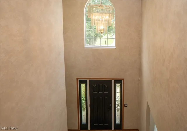 Photo 4 of Single family home for sale at 6526 Sugargrove Cir Ne, Canton, OH 44721 | MLS# 5234005 | Listing updated on 2026-08-27
