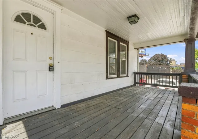 Photo 2 of Single family home for sale at 372 Kling St, Akron, OH 44311 | MLS# 5239968 | Listing updated on 2026-08-28