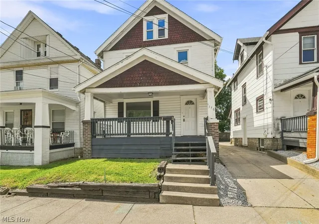 Single family home for sale at 376 Kling St, Akron, OH 44311 | MLS# 5240076