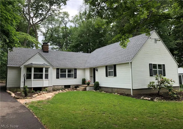 Photo 1 of Single family home for sale at 2858 Lakeland Pkwy, Silver Lake, OH 44224 | MLS# 5239972 | Listing updated on 2026-09-01