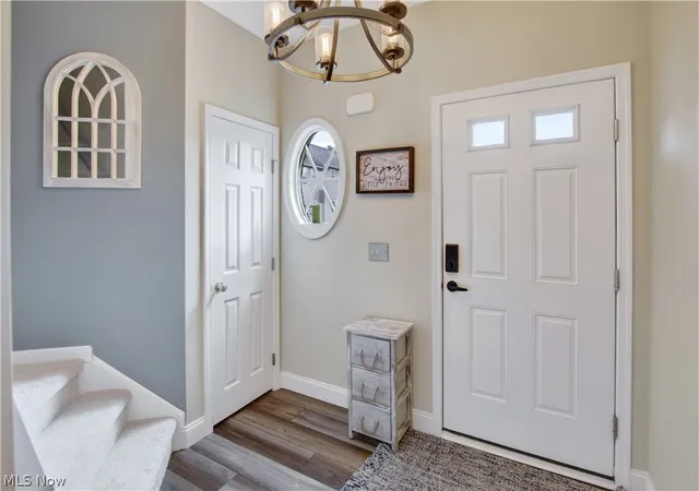 Photo 2 of Sale Pending at 1506 Wellingshire Cir, Cuyahoga Falls, OH 44221 | MLS# 5239419 | Listing updated on 2026-08-28