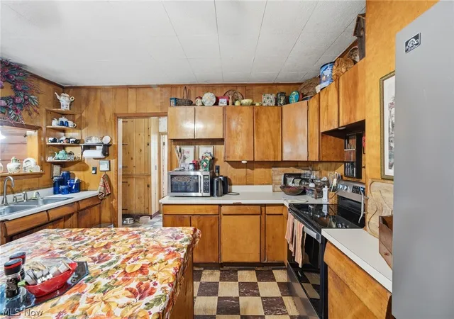 Photo 4 of Single family home for sale at 31828 Chestnut Ridge Rd, North Ridgeville, OH 44039 | MLS# 5240005 | Listing updated on 2026-09-28