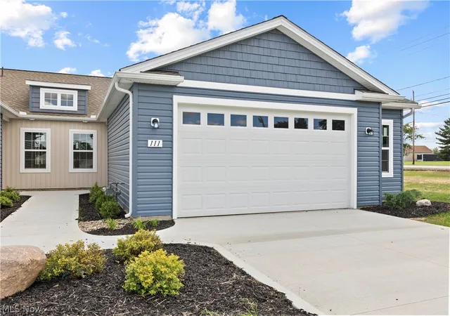 Photo 2 of Single family home for sale at 111 Brunswick Dr, Elyria, OH 44035 | MLS# 5240167 | Listing updated on 2026-08-27