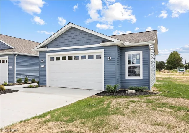 Photo 2 of Single family home for sale at 111 Brunswick Dr, Elyria, OH 44035 | MLS# 5240167 | Listing updated on 2026-08-27