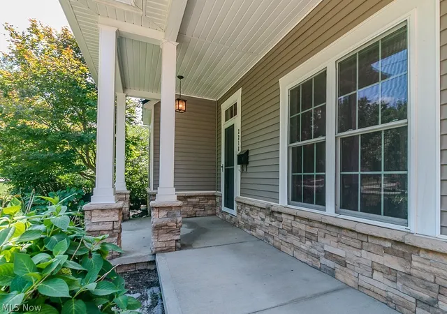 Photo 2 of Sale Pending at 2218 S Overlook Rd, Cleveland Heights, OH 44106 | MLS# 5211426 | Listing updated on 2026-09-01