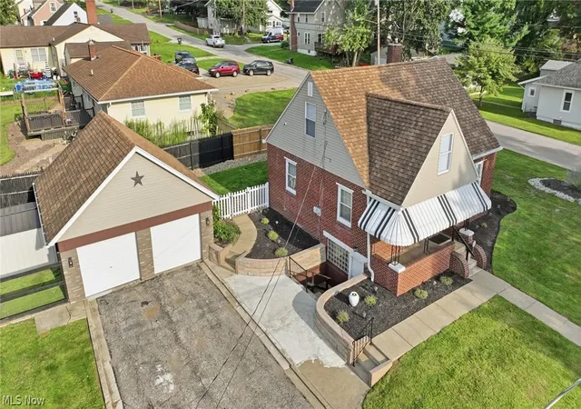 Photo 2 of Sale Pending at 571 Wesleyan Ave, Barberton, OH 44203 | MLS# 5239753 | Listing updated on 2026-08-31