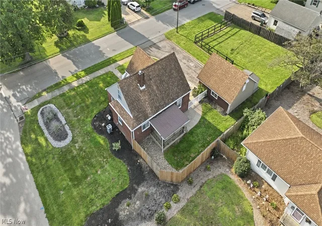 Photo 3 of Sale Pending at 571 Wesleyan Ave, Barberton, OH 44203 | MLS# 5239753 | Listing updated on 2026-08-31