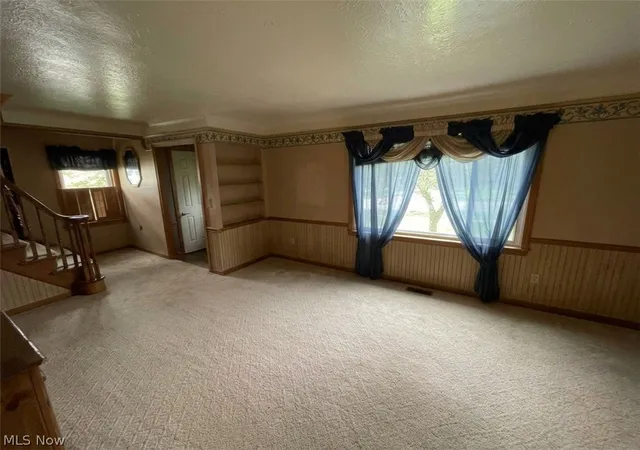 Photo 3 of Sale Pending at 4800 Westbourne Rd, Cleveland, OH 44124 | MLS# 5240184 | Listing updated on 2026-09-01