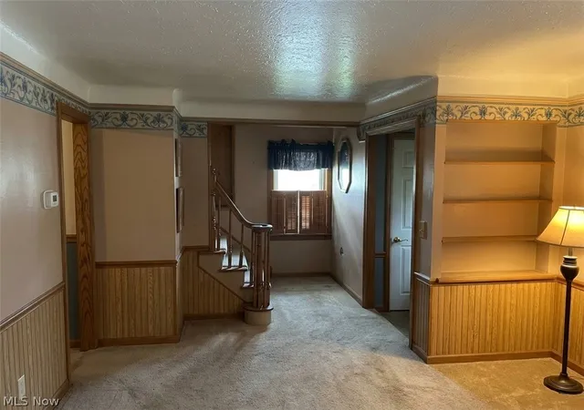 Photo 4 of Sale Pending at 4800 Westbourne Rd, Cleveland, OH 44124 | MLS# 5240184 | Listing updated on 2026-09-01