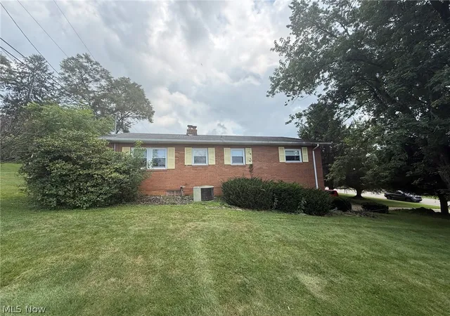 Photo 3 of Single family home for sale at 203 Meadowbrook Dr, Wintersville, OH 43953 | MLS# 5239866 | Listing updated on 2026-08-27