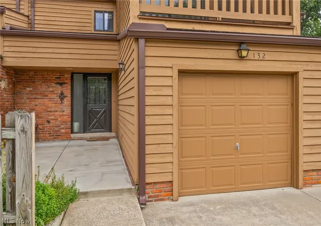 Photo 25 of Sale Pending at 132 Kimrose Ln, Broadview Heights, OH 44147 | MLS# 5240159 | Listing updated on 2026-08-30