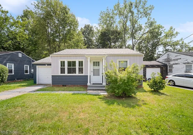 Photo 2 of Sale Pending at 2326 Greenvale Rd, Cleveland, OH 44121 | MLS# 5240166 | Listing updated on 2026-09-01