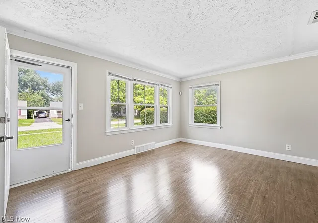 Photo 4 of Sale Pending at 2326 Greenvale Rd, Cleveland, OH 44121 | MLS# 5240166 | Listing updated on 2026-09-01
