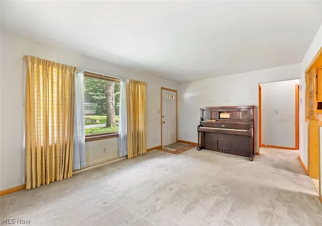 Photo 3 of Sale Pending at 177 N Scranton St, Ravenna, OH 44266 | MLS# 5239917 | Listing updated on 2026-08-29