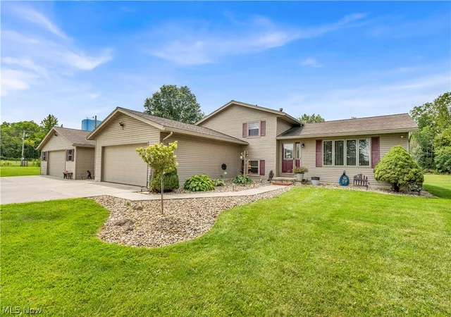 Photo 4 of Single family home for sale at 21930 Foster Rd, Wellington, OH 44090 | MLS# 5239901 | Listing updated on 2026-08-27