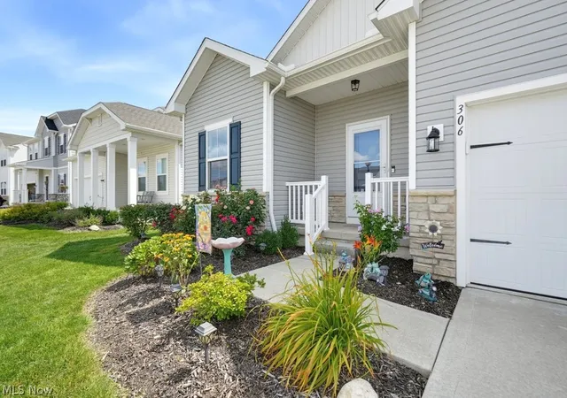 Photo 2 of Sale Pending at 306 River Run Dr, Elyria, OH 44035 | MLS# 5239952 | Listing updated on 2026-09-01