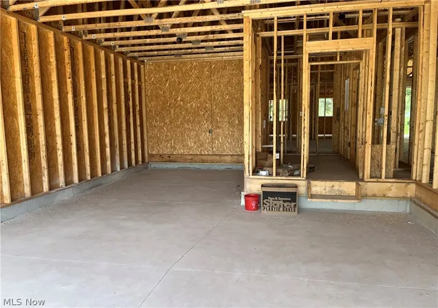 Photo 4 of Single family home for sale at 314 Delta Wy, Elyria, OH 44035 | MLS# 5240236 | Listing updated on 2026-09-01