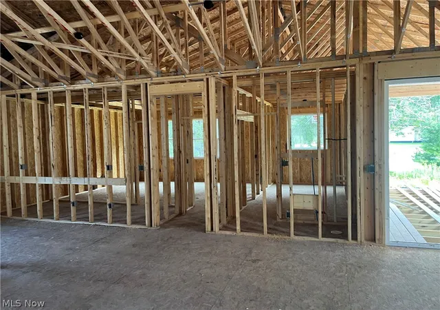 Photo 5 of Single family home for sale at 314 Delta Wy, Elyria, OH 44035 | MLS# 5240236 | Listing updated on 2026-09-01