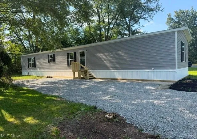 Photo 2 of Single family home for sale at 1 Silver Pond Dr, Apple Creek, OH 44606 | MLS# 5240253 | Listing updated on 2026-08-27