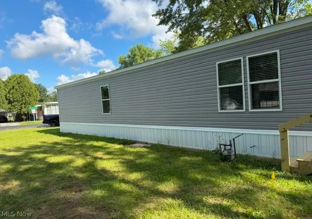 Photo 2 of Single family home for sale at 1 Silver Pond Dr, Apple Creek, OH 44606 | MLS# 5240253 | Listing updated on 2026-08-27