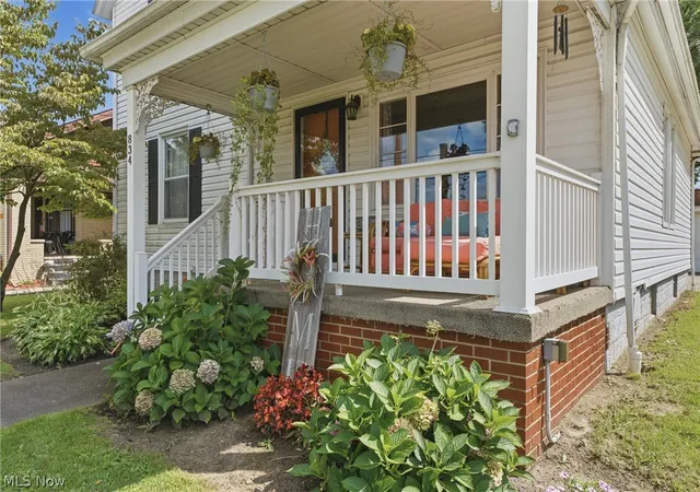 Photo 3 of Sale Pending at 834 8Th St Ne, Massillon, OH 44646 | MLS# 5240110 | Listing updated on 2026-08-29