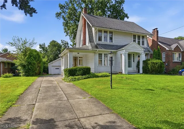 Photo 2 of Single family home for sale at 513 Redondo Rd, Youngstown, OH 44504 | MLS# 5239654 | Listing updated on 2026-08-28