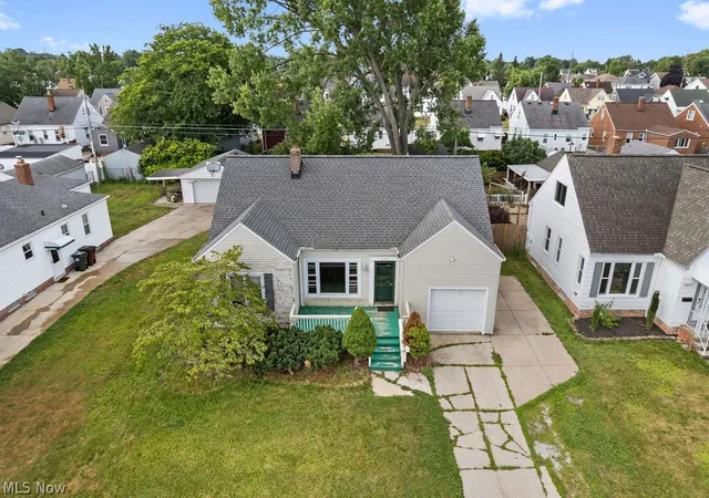 Photo 2 of Single family home for sale at 6305 Kenneth Ave, Parma, OH 44129 | MLS# 5240294 | Listing updated on 2026-08-28