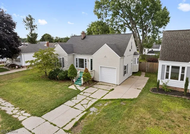 Photo 3 of Single family home for sale at 6305 Kenneth Ave, Parma, OH 44129 | MLS# 5240294 | Listing updated on 2026-08-28
