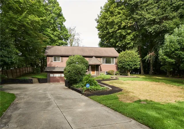 Photo 1 of Sale Pending at 1170 N Plainview Dr, Copley, OH 44321 | MLS# 5239752 | Listing updated on 2026-08-31