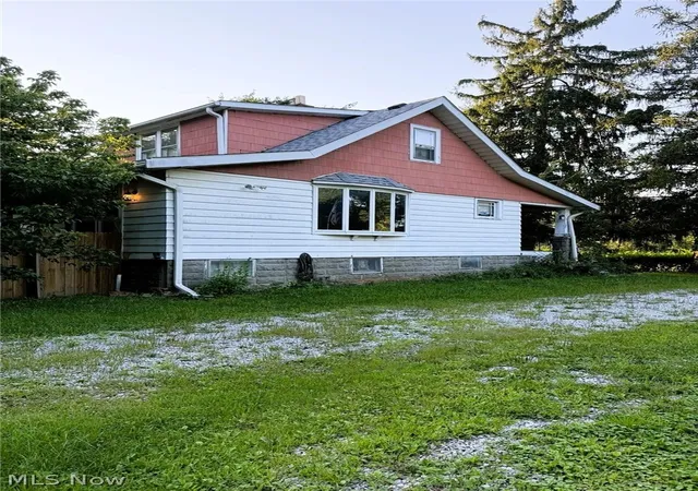 Photo 3 of Sale Pending at 23661 Royalton Rd, Columbia Station, OH 44028 | MLS# 5239845 | Listing updated on 2026-09-17