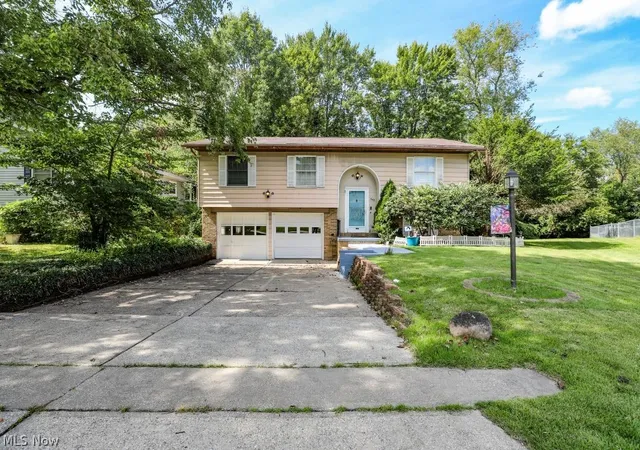 Photo 1 of Sale Pending at 543 Brush Rd, Ravenna, OH 44266 | MLS# 5240262 | Listing updated on 2026-09-22