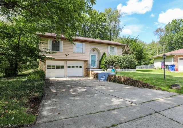 Photo 3 of Sale Pending at 543 Brush Rd, Ravenna, OH 44266 | MLS# 5240262 | Listing updated on 2026-09-22