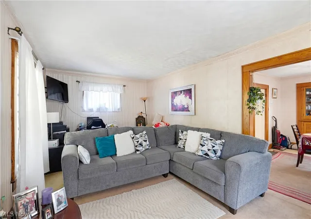 Photo 3 of Single family home for sale at 982 W Hopocan Ave, Barberton, OH 44203 | MLS# 5239985 | Listing updated on 2026-08-28