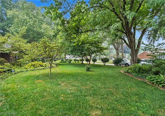 Photo 3 of Single family home for sale at 370 Kimberly Rd, Akron, OH 44313 | MLS# 5240070 | Listing updated on 2026-10-11