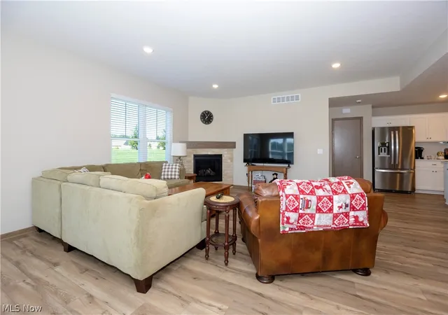 Photo 2 of Condo for sale at 1813 Blackberry Ln, Orrville, OH 44667 | MLS# 5239959 | Listing updated on 2026-08-28