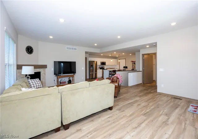 Photo 3 of Condo for sale at 1813 Blackberry Ln, Orrville, OH 44667 | MLS# 5239959 | Listing updated on 2026-08-28