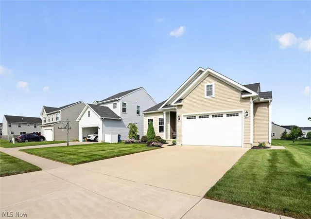 Photo 4 of Sale Pending at 6598 High Perch Dr, North Ridgeville, OH 44039 | MLS# 5240049 | Listing updated on 2026-08-29