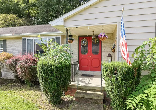 Photo 2 of Single family home for sale at 1187 Southridge Dr, Salem, OH 44460 | MLS# 5230780 | Listing updated on 2026-08-31