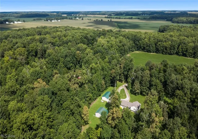 Photo 4 of Single family home for sale at 4033 Court Rd, Wakeman, OH 44889 | MLS# 5240318 | Listing updated on 2026-08-28