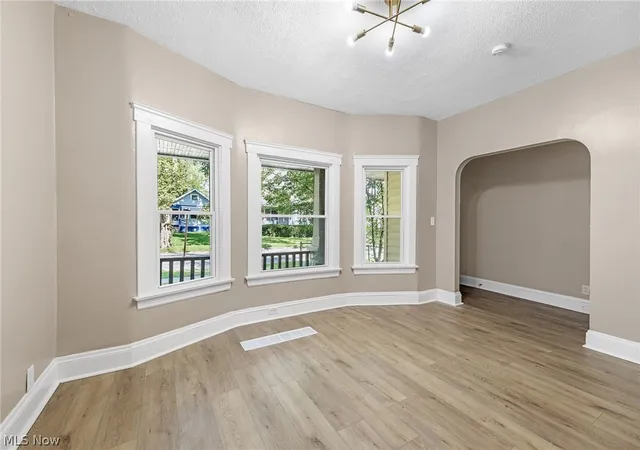 Photo 3 of House for sale at 4064 E 136Th St, Cleveland, OH 44105 | MLS# 5240360 | Listing updated on 2026-08-31