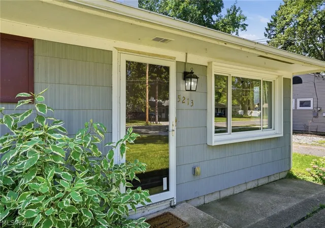 Photo 4 of Single family home for sale at 5213 Langfitt St, Vermilion, OH 44089 | MLS# 5240422 | Listing updated on 2026-08-29