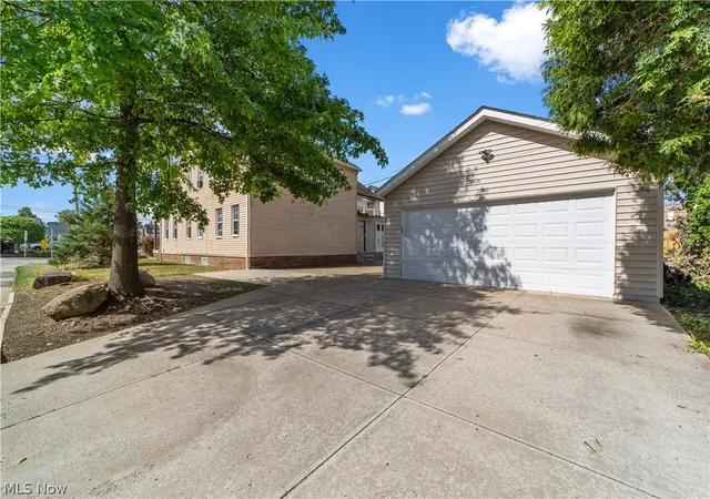 Photo 4 of House for sale at 13421 Cedar Rd, Cleveland Heights, OH 44118 | MLS# 5233954 | Listing updated on 2026-08-28