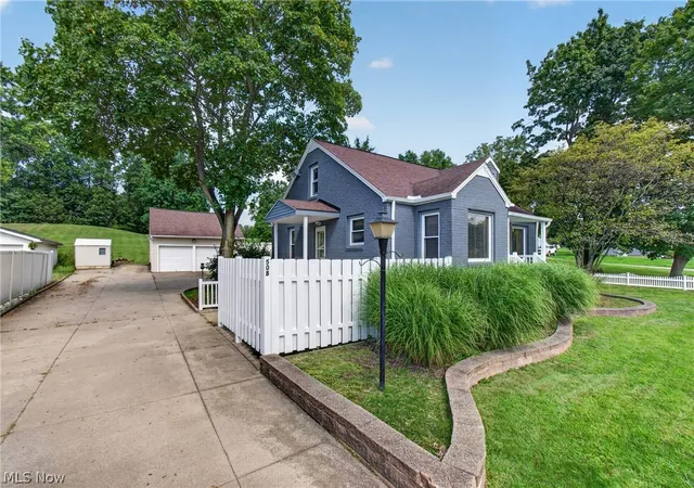Photo 3 of Sale Pending at 508 Locust St S, Canal Fulton, OH 44614 | MLS# 5240563 | Listing updated on 2026-09-21
