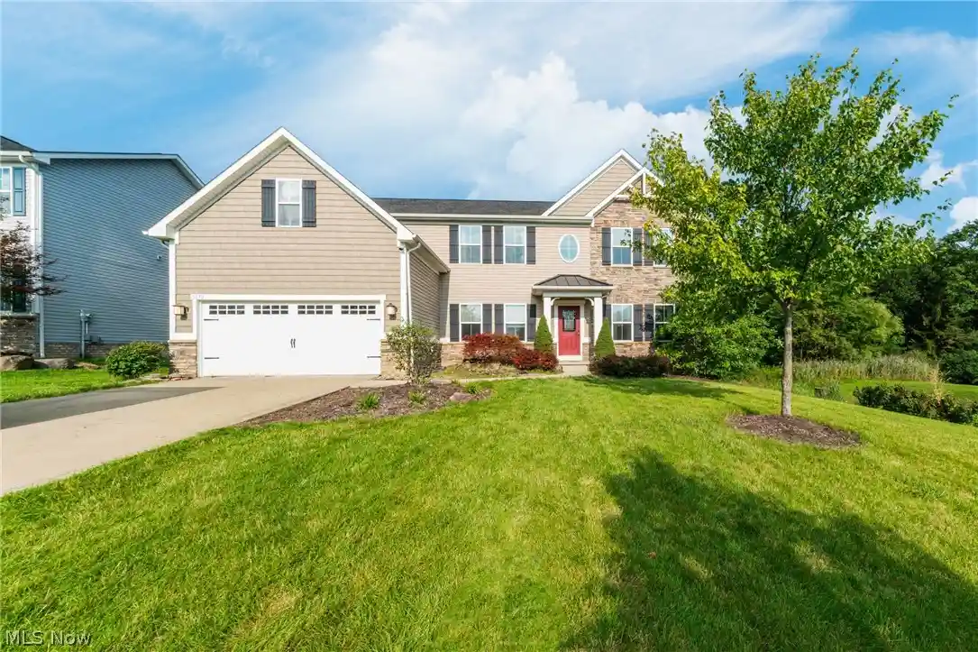 Photo 1 of Single family home for sale at 5570 W Long Ridge Dr, Seven Hills, OH 44131 | MLS# 5240251 | Listing updated on 2026-10-21