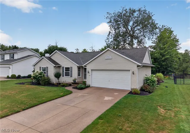 Photo 2 of Sale Pending at 5078 Hanover Dr, Medina, OH 44256 | MLS# 5239459 | Listing updated on 2026-09-01