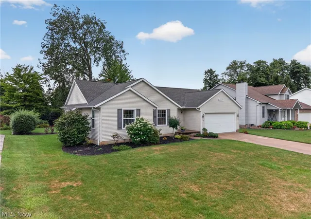 Photo 3 of Sale Pending at 5078 Hanover Dr, Medina, OH 44256 | MLS# 5239459 | Listing updated on 2026-09-01