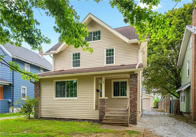 Single family home for sale at 156 E Mapledale Ave, Akron, OH 44301 | MLS# 5239638