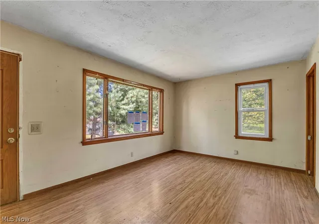 Photo 2 of Single family home for sale at 36913 Chestnut Ridge Rd, Lorain, OH 44035 | MLS# 5238595 | Listing updated on 2026-08-29