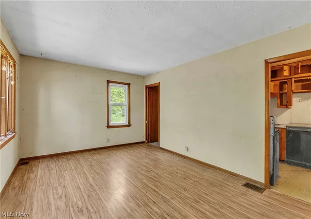 Photo 3 of Single family home for sale at 36913 Chestnut Ridge Rd, Lorain, OH 44035 | MLS# 5238595 | Listing updated on 2026-08-29